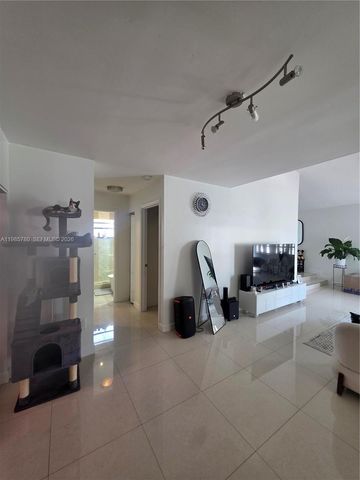 710 SW 99th Ct Circle, Miami, FL 33174