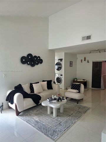 710 SW 99th Ct Circle, Miami, FL 33174