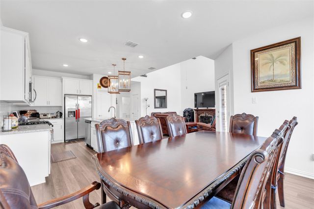 122 Shagbark TRL, Bastrop, TX 78602