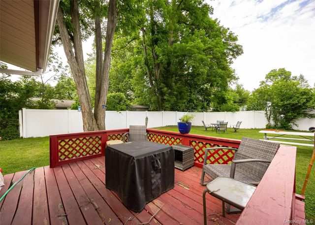 11 Princeton, Red Hook, NY 12571