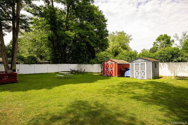 11 Princeton, Red Hook, NY 12571