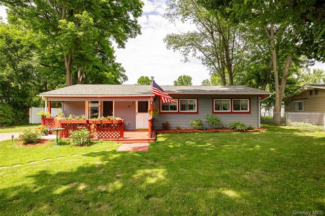 11 Princeton, Red Hook, NY 12571