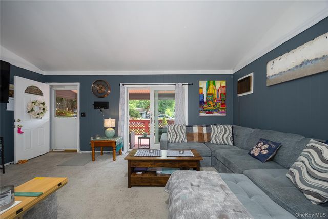 11 Princeton, Red Hook, NY 12571