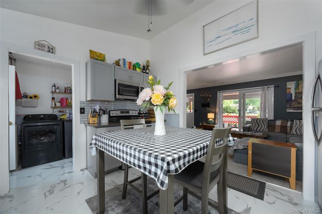 11 Princeton, Red Hook, NY 12571