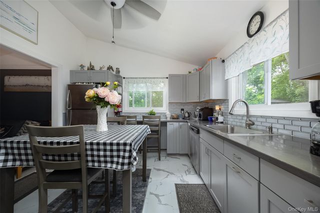 11 Princeton, Red Hook, NY 12571