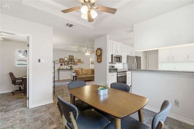 10522 Pioneer Dr, Corpus Christi, TX 78410