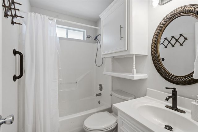 10522 Pioneer Dr, Corpus Christi, TX 78410