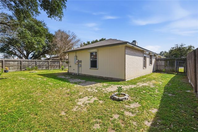 10522 Pioneer Dr, Corpus Christi, TX 78410