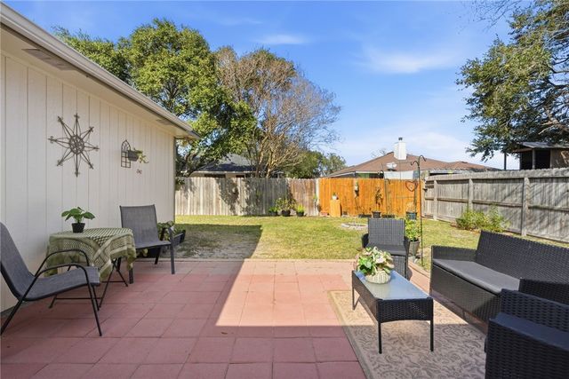 10522 Pioneer Dr, Corpus Christi, TX 78410