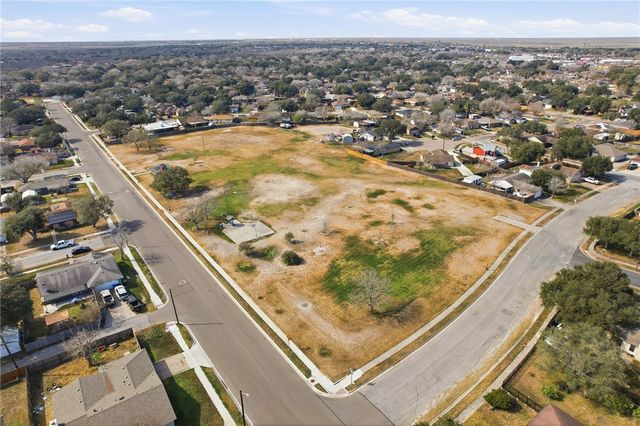 10522 Pioneer Dr, Corpus Christi, TX 78410