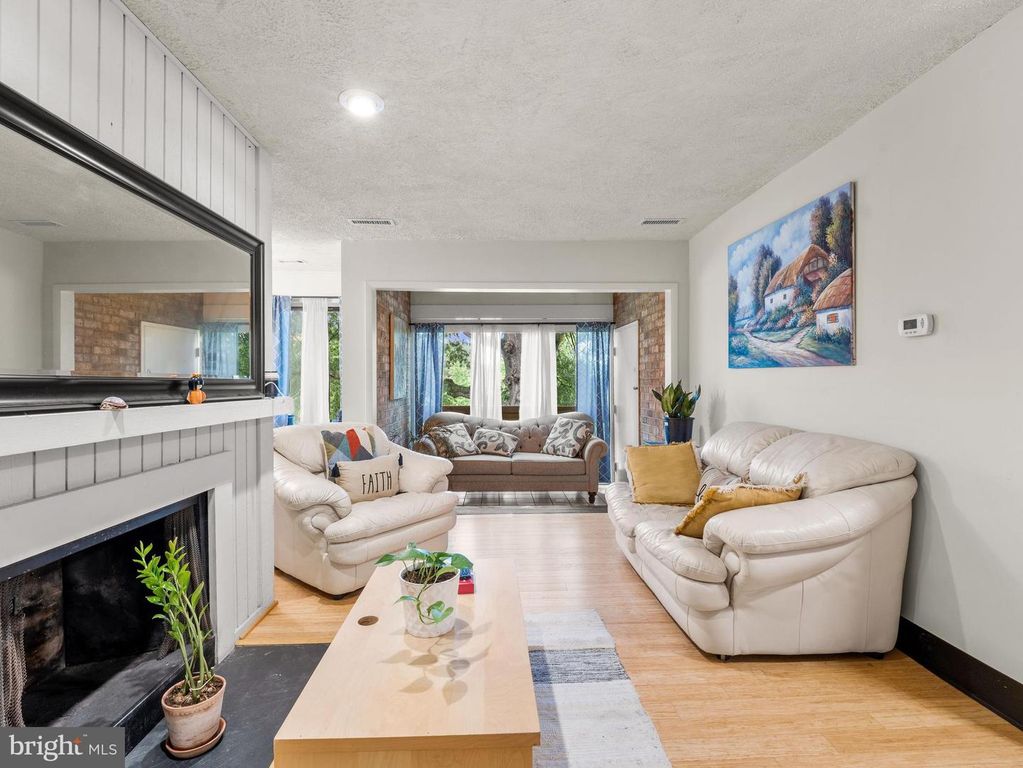 Image 3 of property listing at 10578 CROSS FOX LN #E2, Columbia, MD 21044
