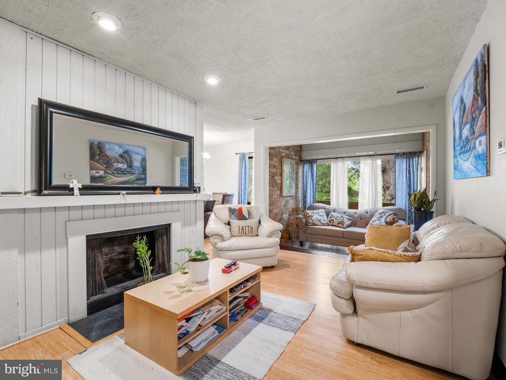 Image 4 of property listing at 10578 CROSS FOX LN #E2, Columbia, MD 21044