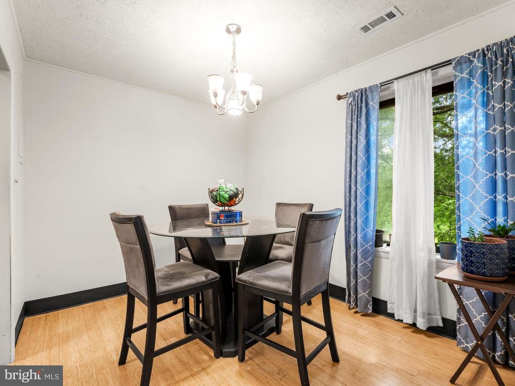 Image 7 of property listing at 10578 CROSS FOX LN #E2, Columbia, MD 21044