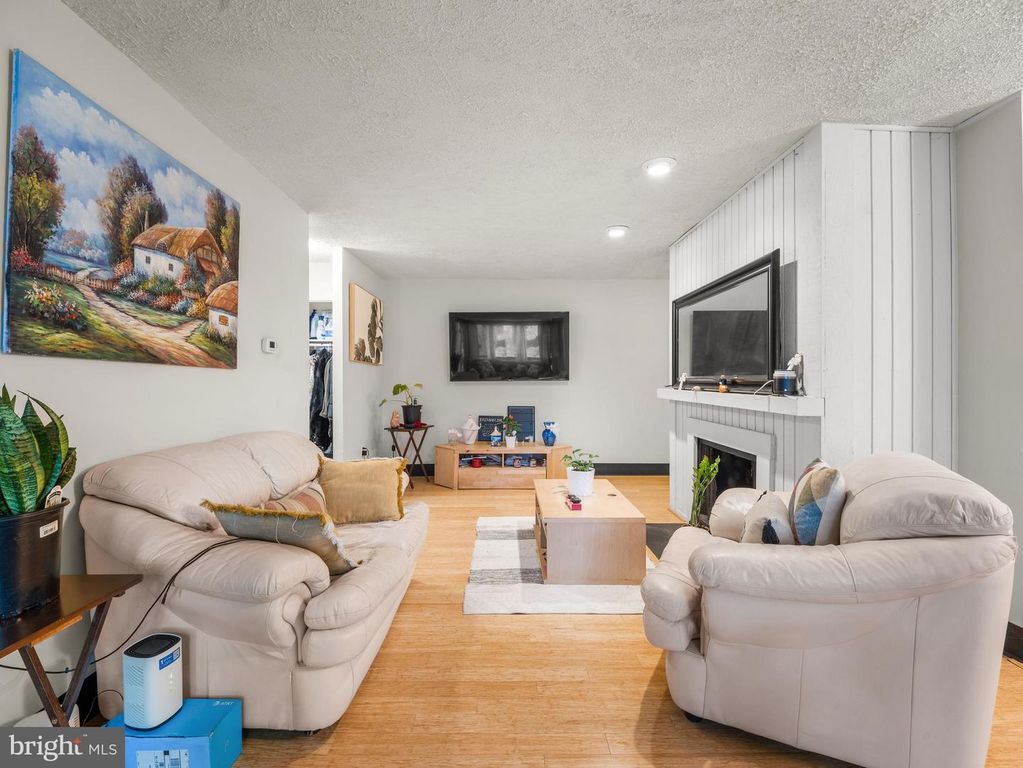 Image 8 of property listing at 10578 CROSS FOX LN #E2, Columbia, MD 21044
