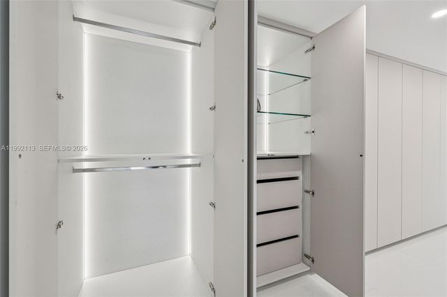 5660 Collins Ave 11C, Miami Beach, FL 33140