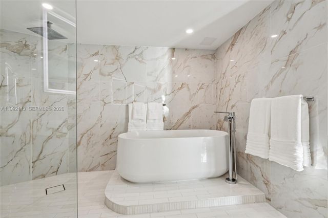 5660 Collins Ave 11C, Miami Beach, FL 33140