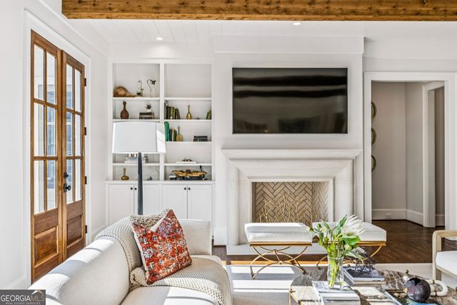 130 Blackland Road NW, Atlanta, GA 30342