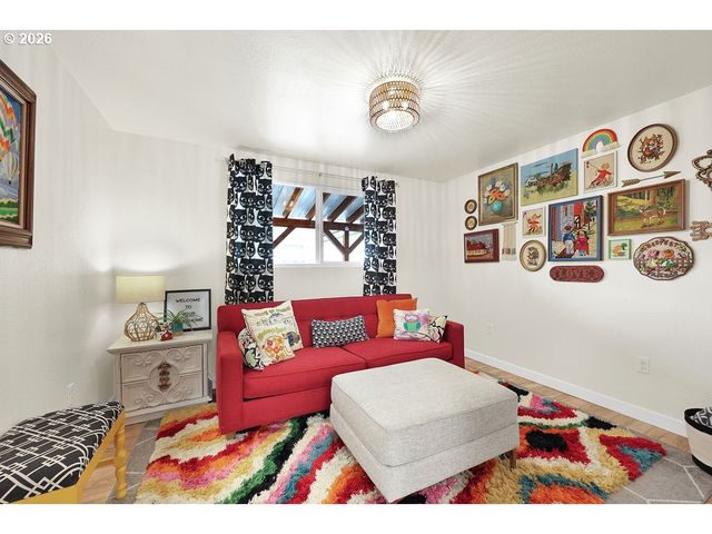 2210 ROOSEVELT Blvd, Eugene, OR 97402