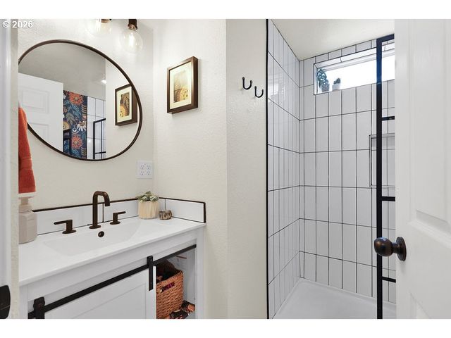 2210 ROOSEVELT Blvd, Eugene, OR 97402