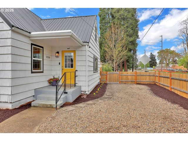 2210 ROOSEVELT Blvd, Eugene, OR 97402