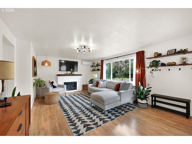 2210 ROOSEVELT Blvd, Eugene, OR 97402