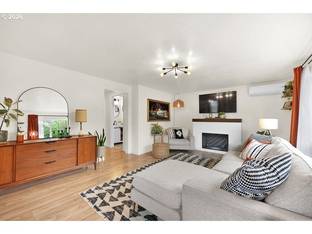 2210 ROOSEVELT Blvd, Eugene, OR 97402