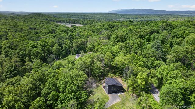739 Old Post Road, New Paltz, NY 12561
