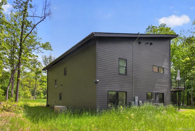 739 Old Post Road, New Paltz, NY 12561