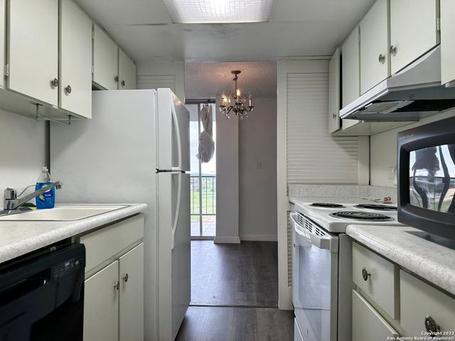 7039 San Pedro Ave Apt 610, San Antonio, TX 78216