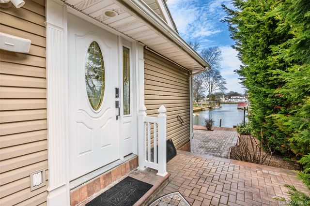 119 Alhambra Road, Massapequa, NY 11758
