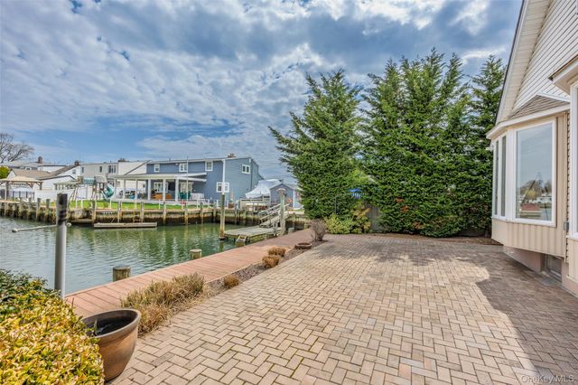 119 Alhambra Road, Massapequa, NY 11758