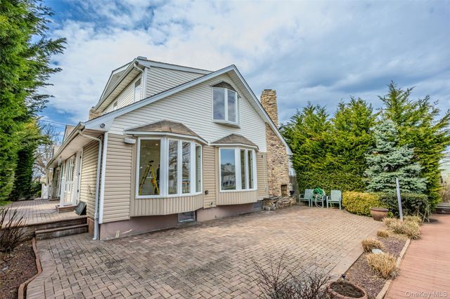 119 Alhambra Road, Massapequa, NY 11758