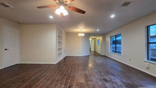 5419 Park Lake, San Antonio, TX 78244