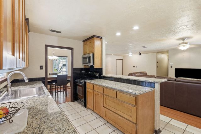 3702 Hastings Drive, Arlington, TX 76013