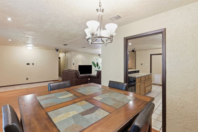 3702 Hastings Drive, Arlington, TX 76013