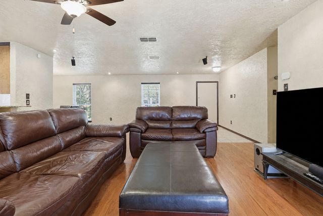 3702 Hastings Drive, Arlington, TX 76013