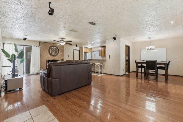 3702 Hastings Drive, Arlington, TX 76013