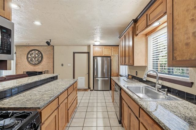 3702 Hastings Drive, Arlington, TX 76013