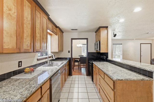 3702 Hastings Drive, Arlington, TX 76013