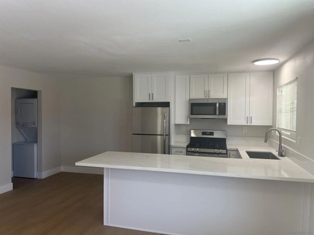 4181 Van Dyke Ave., San Diego, CA 92105