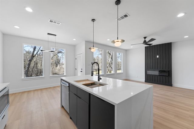 141 Lakeshore Lane, Red Oak, TX 75154