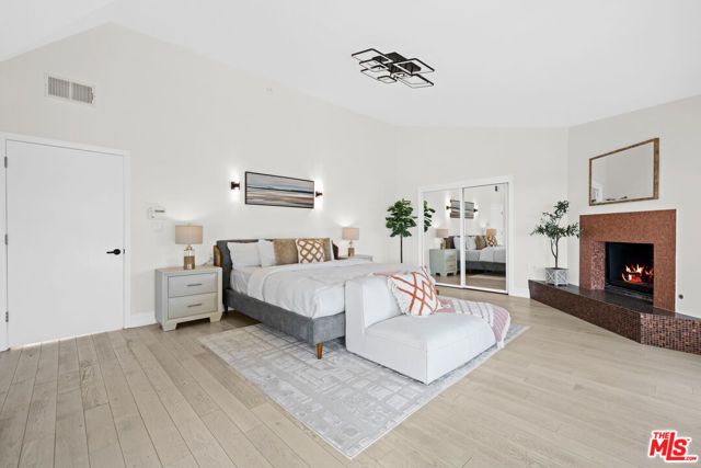 1121 Roberto Lane, Los Angeles, CA 90077