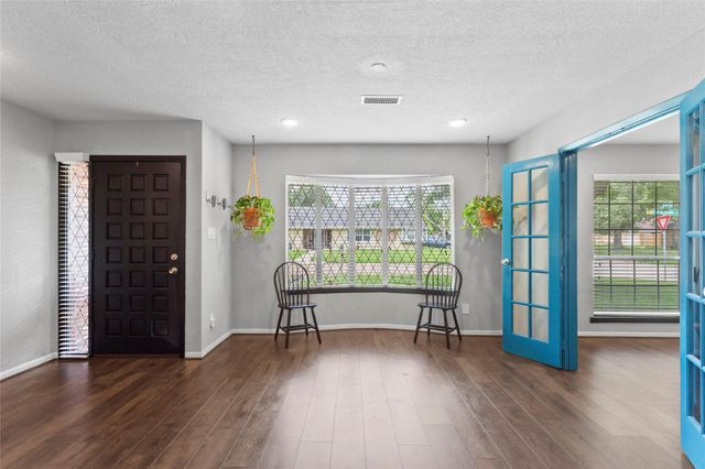 908 Morningside Court, Friendswood, TX 77546