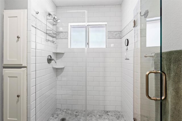 908 Morningside Court, Friendswood, TX 77546