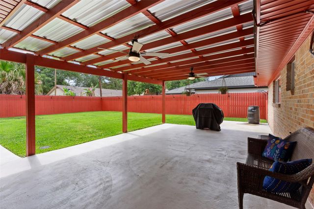 908 Morningside Court, Friendswood, TX 77546