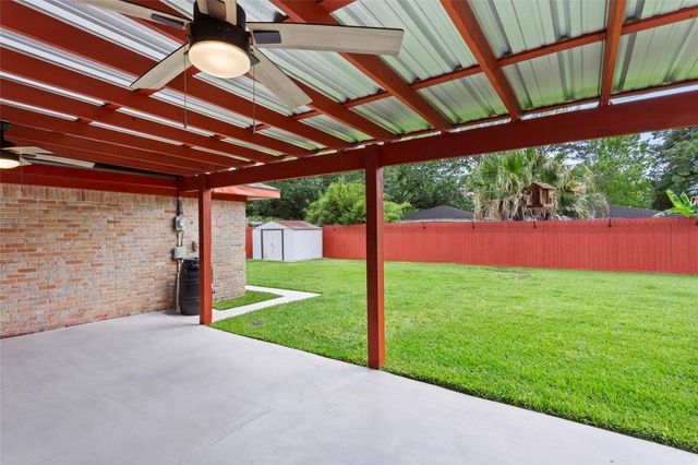 908 Morningside Court, Friendswood, TX 77546