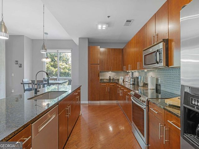711 Cosmopolitan Drive NE 321, Atlanta, GA 30324