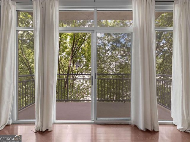 711 Cosmopolitan Drive NE 321, Atlanta, GA 30324
