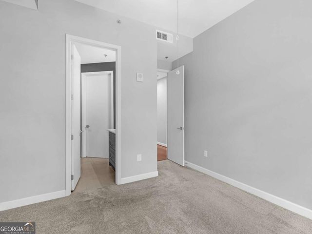 711 Cosmopolitan Drive NE 321, Atlanta, GA 30324