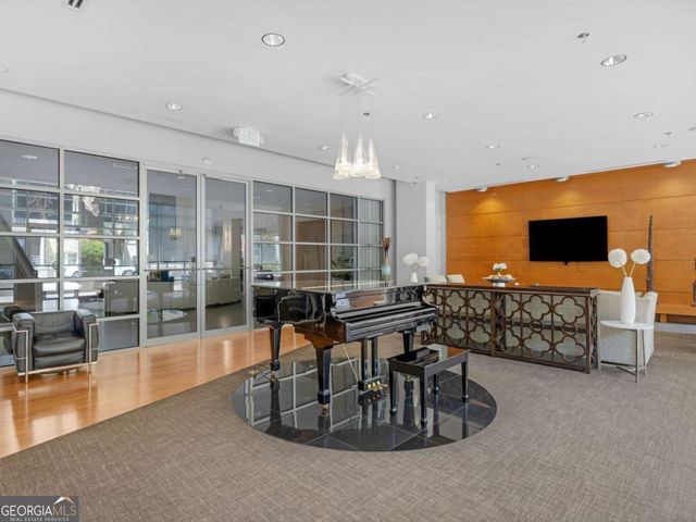 711 Cosmopolitan Drive NE 321, Atlanta, GA 30324